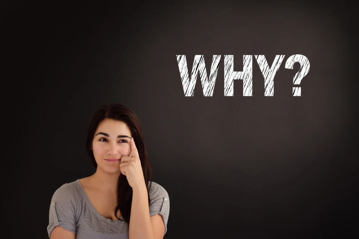 冬に隠れ脱水が起こりやすい理由を説明する女性